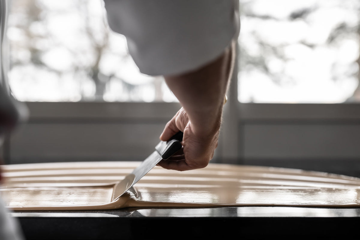Tempering chocolate