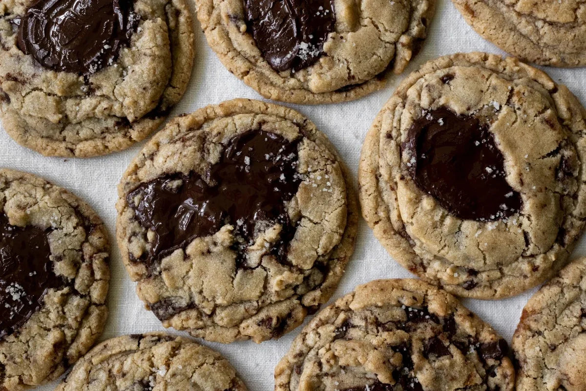 Caramelized dark chocolate cookies