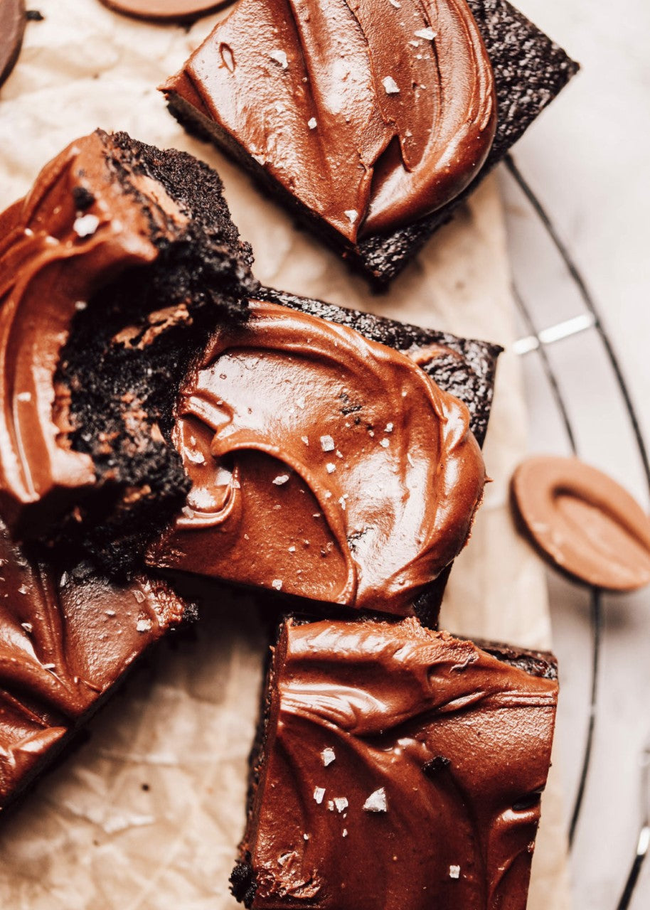Dark chocolate brownies with milk chocolate chips