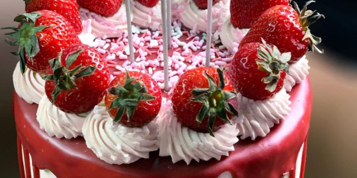 STRAWBERRIES AND CREAM CAKE