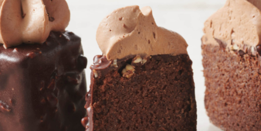 MINI GLUTEN-FREE CHOCOLATE CAKES